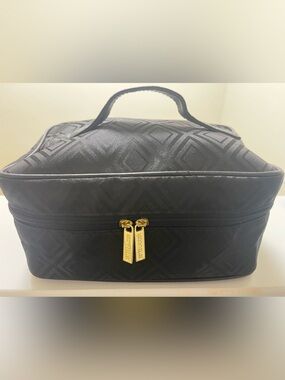 Estee Lauder Black Cosmetic Case with Gold Zipper Pulls